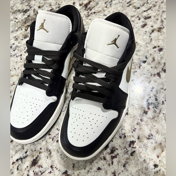Nike Air Jordan Shoes - ✨sold✨Nike Air Jordan Sneakers Women’s size 9.5
